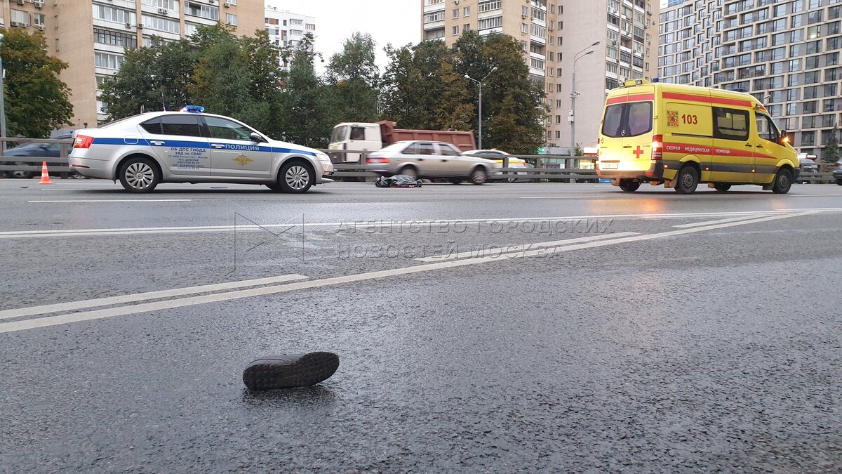 На проспекте Мира в результате аварии погиб мужчина и госпитализирован пешеход