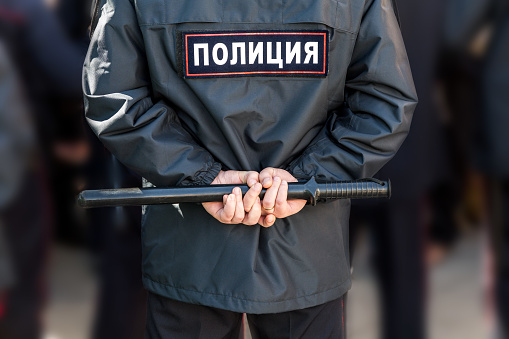 Полицейские проведут проверку по заявлению о превышении полномочий участковым из Алексеевского